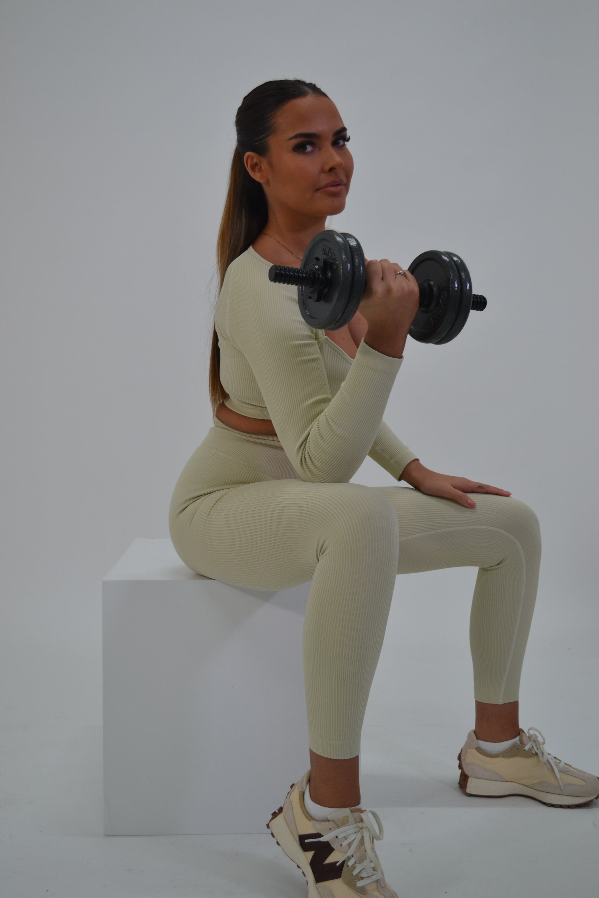 Sculpt Long Sleeve Crop - Beige