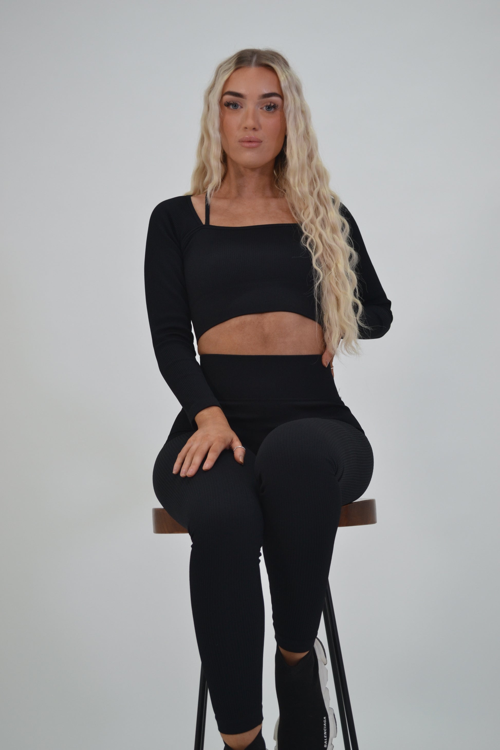 Contour Ribbed Long Sleeve Crop - Black