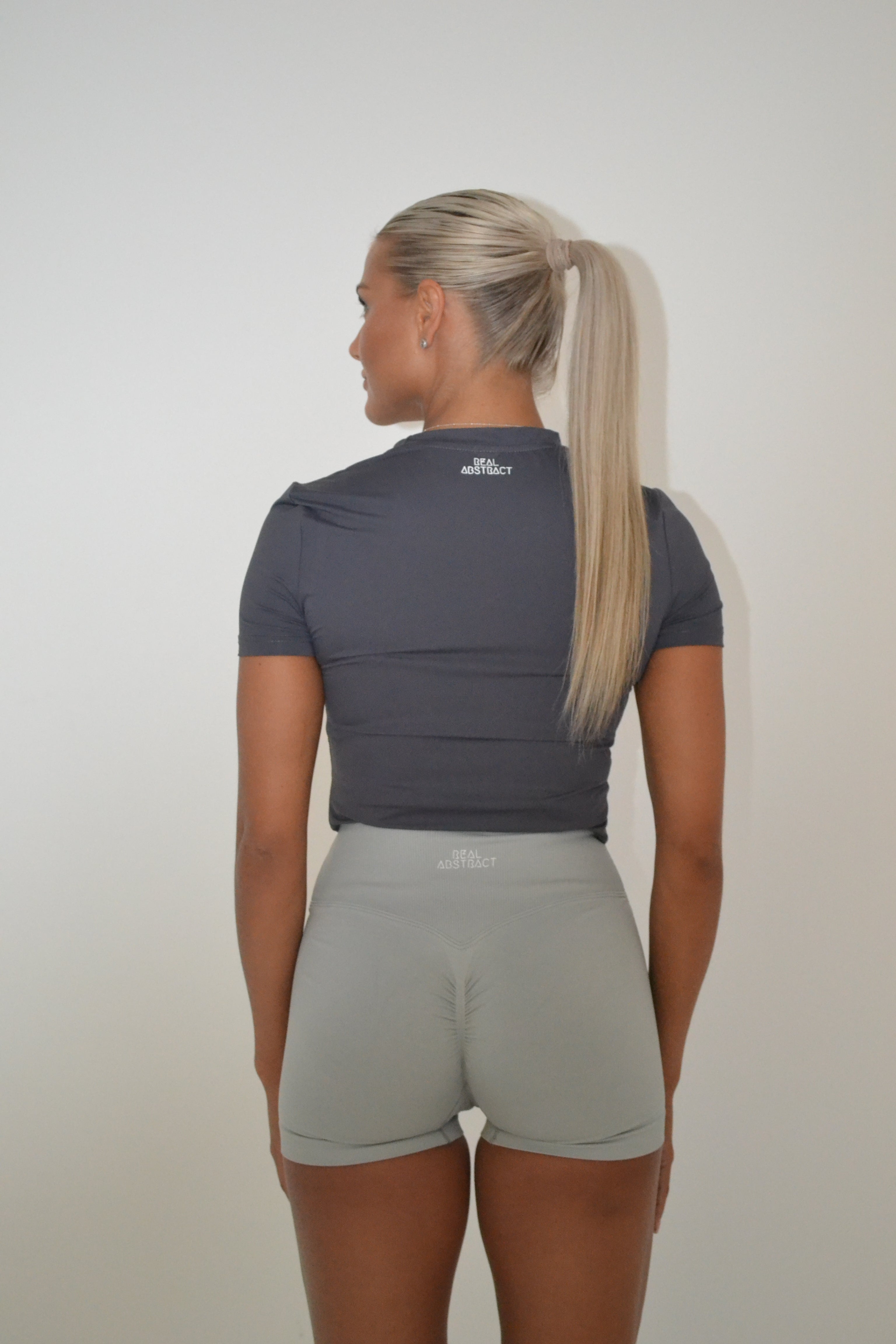 Second Skin Dark Grey Crop