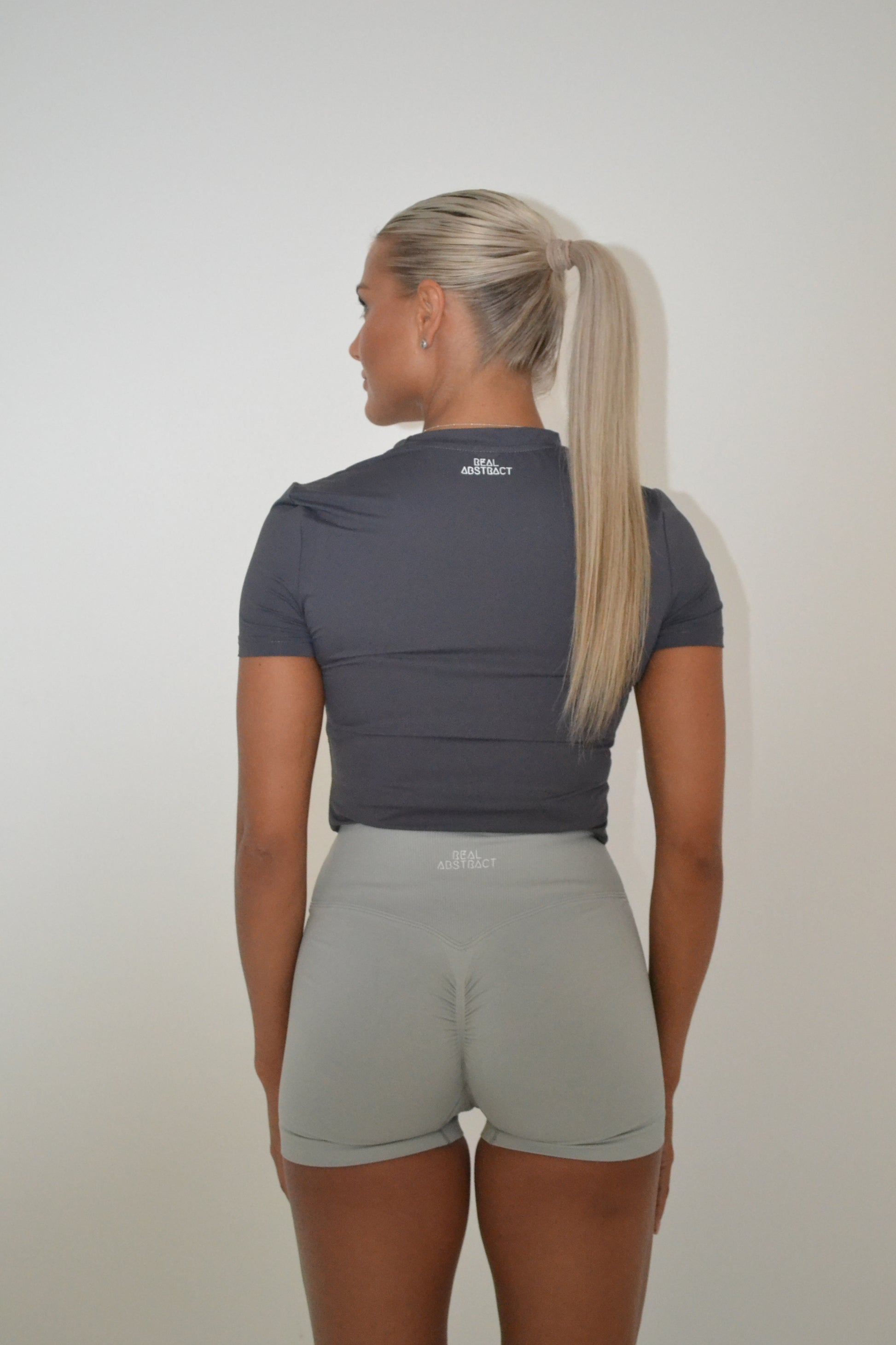 Second Skin Dark Grey Crop