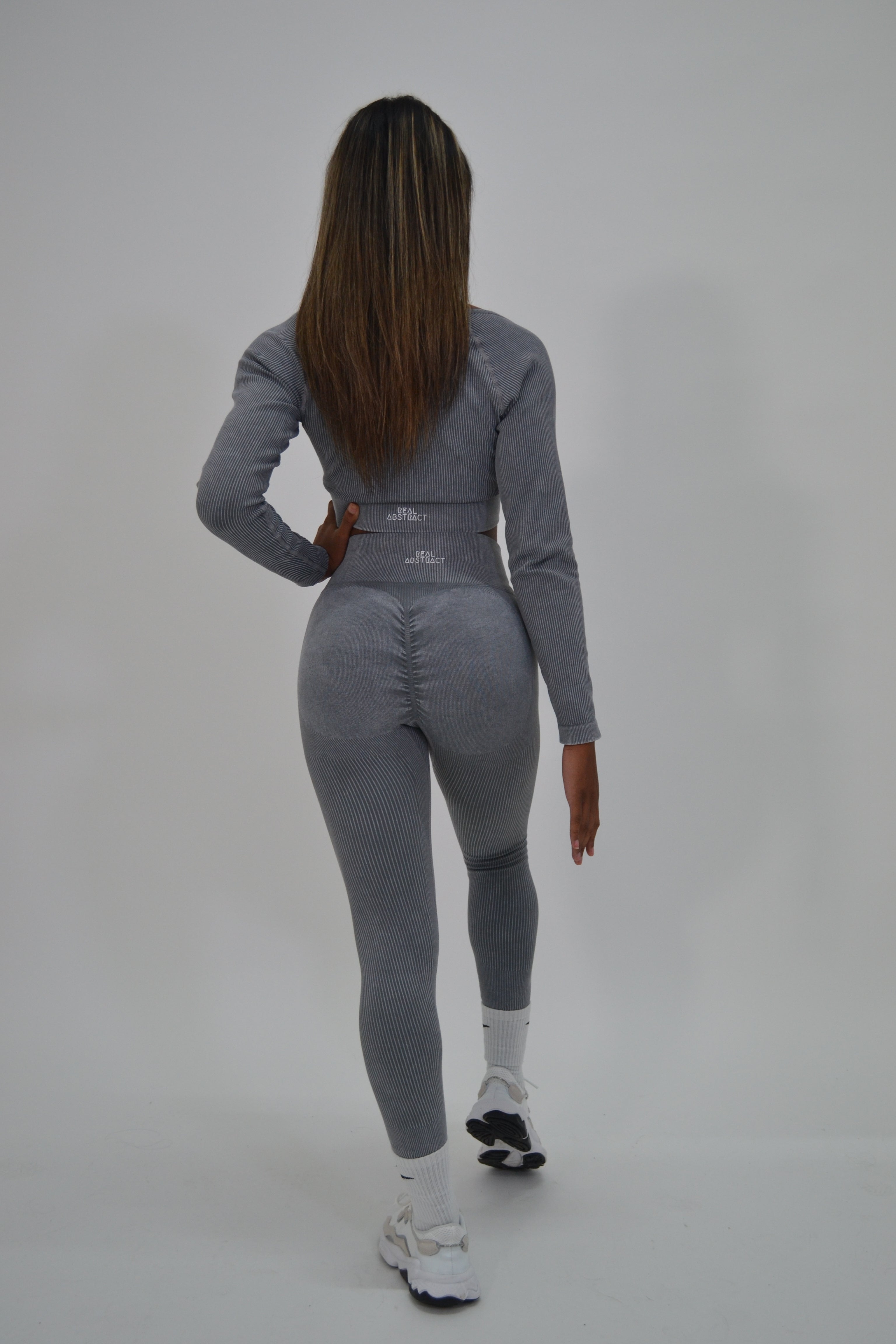 Sculpt Long Sleeve Crop - Grey