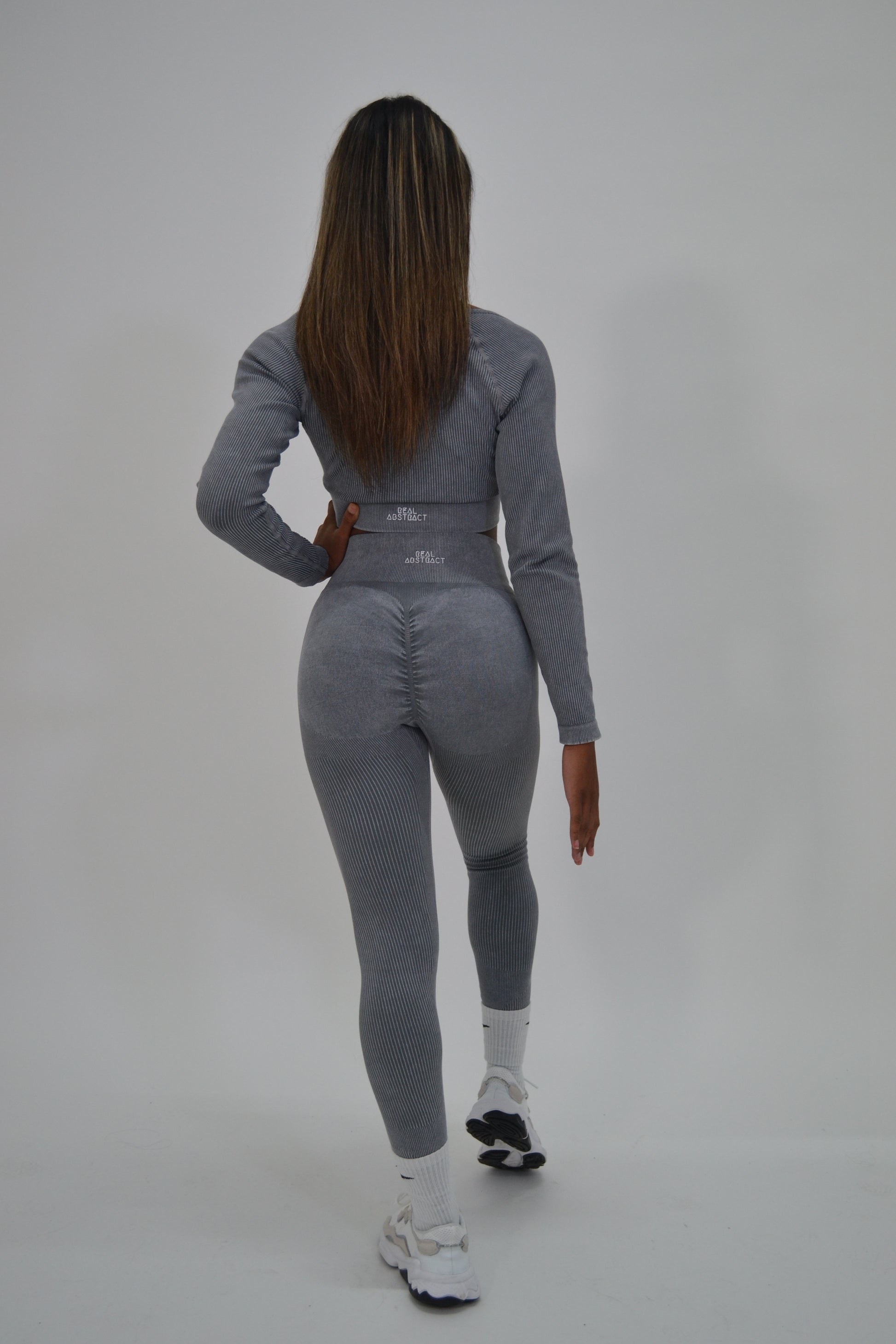 Sculpt Long Sleeve Crop - Grey